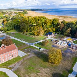 Das Inspektorenhaus im fertig erschlossenen Ferienhausgebiet Klausdorf