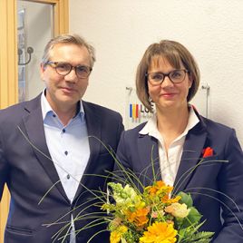 Robert Erdmann begrüßt Daniela Degen-Lesske als neue Geschäftsführerin bei der LGe