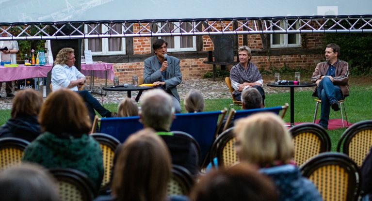 Architekturfilmtage im Hof Schleswig-Holstein-Haus Kulturforum