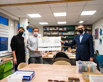 Spendenübergabe an die Internationale Schule der Künste e.V. Schwerin