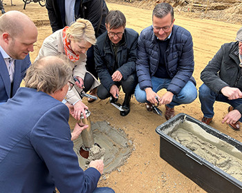 Grundsteinlegung zur Mobilitätsstation mit Ministerpräsidentin Manuela Schwesig und Vertretern der Landeshauptsstadt Schwerin
