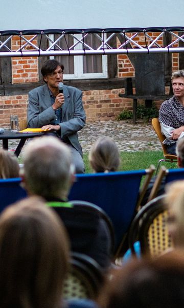 Architekturfilmtage im Hof Schleswig-Holstein-Haus Kulturforum