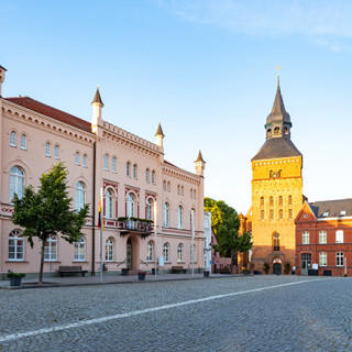Der Marktplatz mit Rathaus in Sternberg